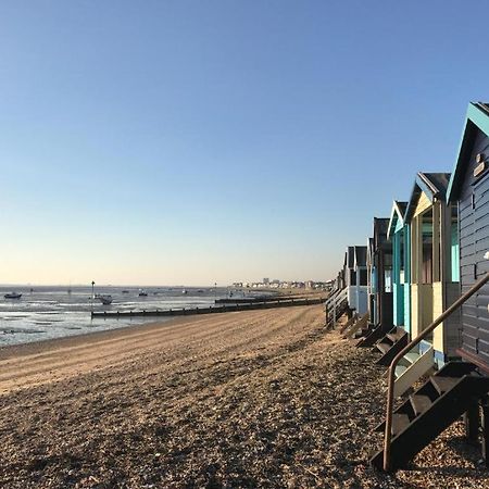Seafront Suites - Close To Beach, Train Station & Southend Airport Southend-on-Sea Esterno foto