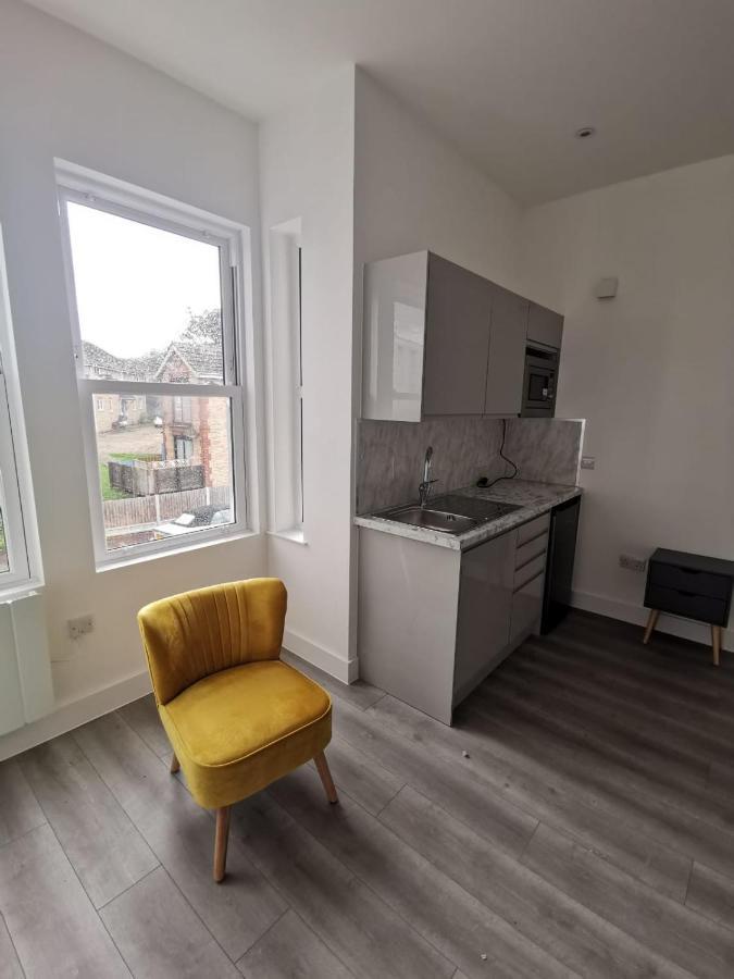 Seafront Suites - Close To Beach, Train Station & Southend Airport Southend-on-Sea Esterno foto