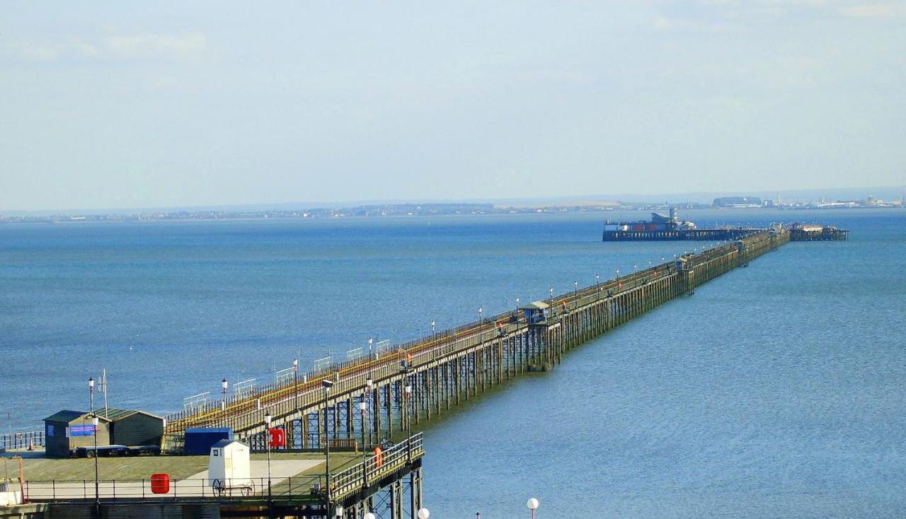 Seafront Suites - Close To Beach, Train Station & Southend Airport Southend-on-Sea Esterno foto