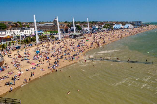 Seafront Suites - Close To Beach, Train Station & Southend Airport Southend-on-Sea Esterno foto